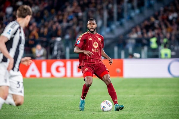Italian media: Rome did not activate Duyas s 19.6 million euro buyout clause, but he was negotiating to renew his lease