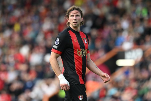 Reporter: Paris and Bournemouth have agreed to a contract with Zabani