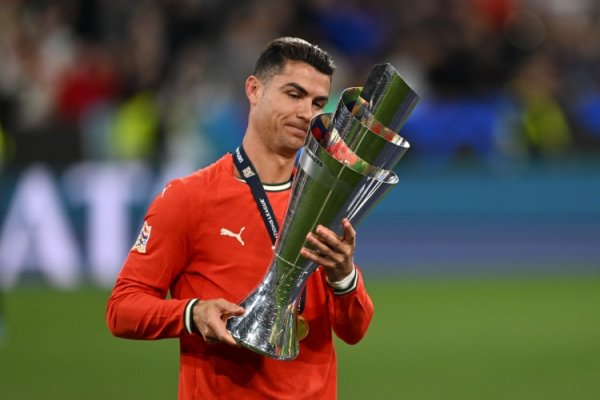 Puyol: Portugal can win the World Cup championship, Ronaldo s data speaks for itself & Messi goat