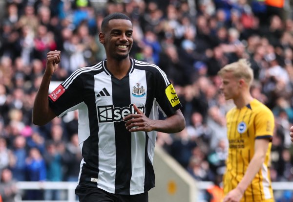 Desky Sky: Liverpool s three major candidates for the forward line are Isak, Osmeen and Ekitic