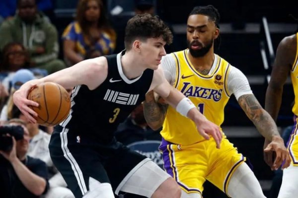 Who have the Rockets, Nuggets, Lakers Mavericks signed?