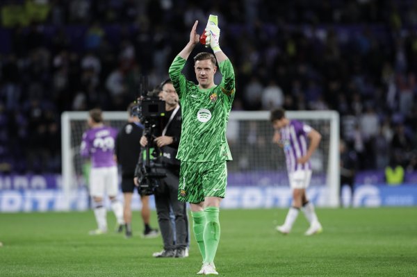 Everyone depends on their ability! Catalan Radio: Frick informs Teslals that he is no longer the absolute starting goalkeeper