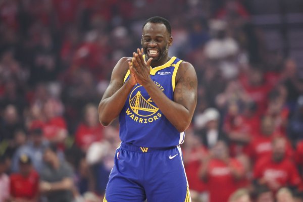 🤣 Griffin: Dream Chasing is a typical representative of prison basketball. The rules there are no rules.