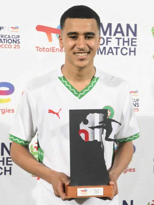 As: 16-year-old Moroccan star fails to pass Real Madrid s physical examination and may return to Ajax