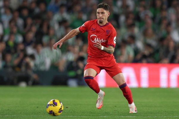 Romano: Nottingham Forest is interested in Sevilla right-back Carmona, in-depth negotiations