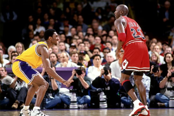 Alexander s starting five-man in history: Iverson, Kobe, Jordan, Durant, O Neal