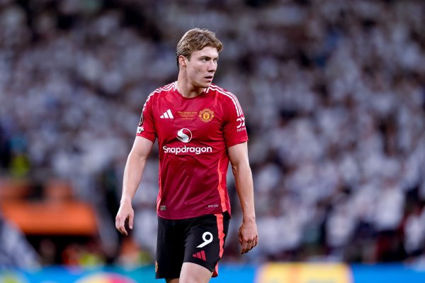 MiType: Hoylen s annual salary at Manchester United is 2.8 million euros, Naples is willing to give 4 million to 4.5 million euros