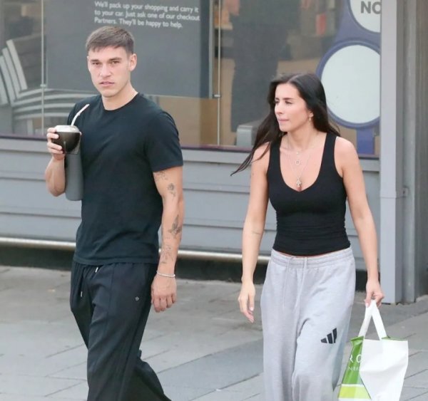 The woman is Mbappe s ex👀Sun: Ugat and his new girlfriend are shopping & for the first time public appearance