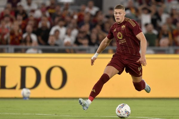 Reporter: Newcastle is interested in Rome striker Dorfbik, but the premise is that Isaac leaves the team