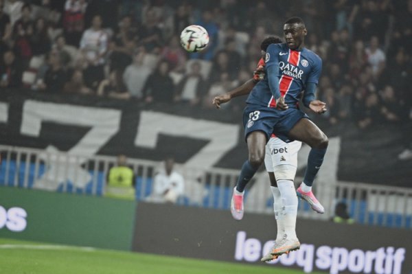 Romano: Muani s loan transaction does not include buyout options, Tottenham will pay a 5 million euro loan fee