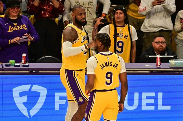 Brownie reviews her NBA debut last year: a crazy experience, and the tension is really at its peak!