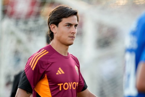 Italian media: Dybala suffered a thigh muscle injury and is expected to miss Roma Derby for two weeks