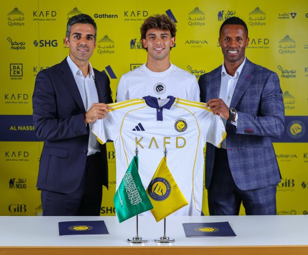 Dimensional reduction strike! 25-year-old Felix has 5 goals and 1 assist in 3 league games, leading the Saudi super scorer list