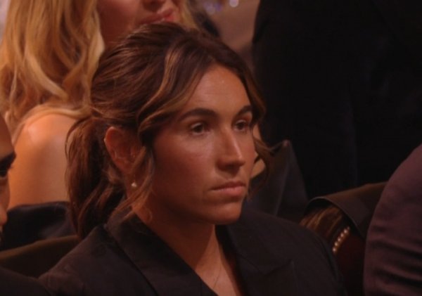 Nothing to love 😑Caldenti heard that Bonmati won the Golden Globes without expression