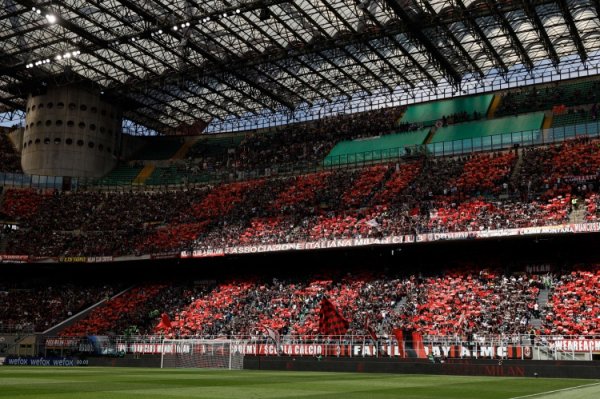 Almost full! Milan 2-1 Naples 73,754 fans watched the game on the spot