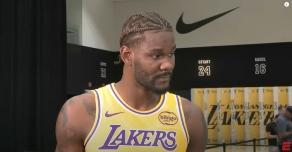 What should I do when facing the Thunder & Nuggets? Ayton: rebounds & protect the basket & cover. The team does what I do
