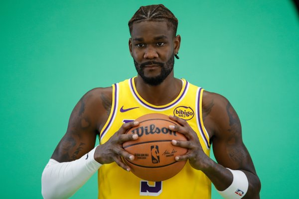 Redick: No team s center combination can be as flexible as Ayton/Hays/Korlock