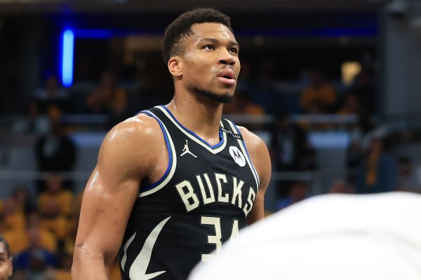 Perkins: I m 100% sure Antetokounmpo will not wear a Bucks jersey at the end of this season!