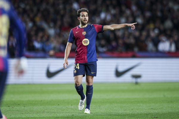 TA: Barcelona defender Eric was once on the verge of leaving the team, but he has performed well this season and established himself as the main player