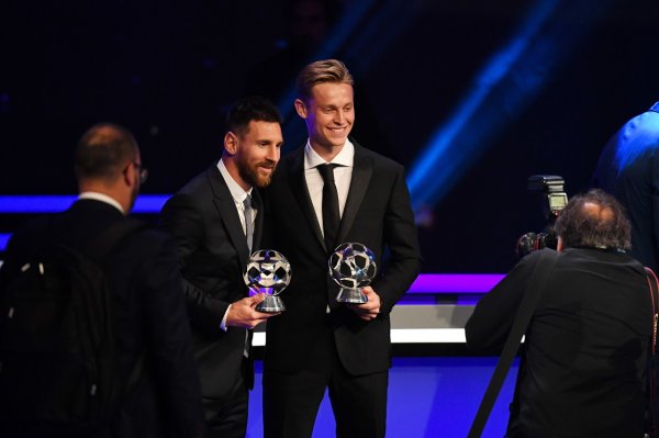 De Jong: Although I haven’t watched Cruyff play, I think Messi is definitely the best in history