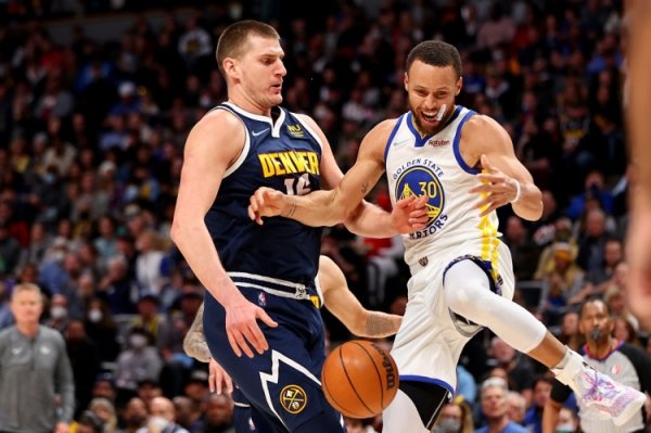 Cross the suffering master? The Warriors currently have 2 consecutive wins against the Nuggets after suffering a 9-game losing streak.