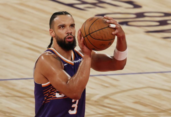 Anticlimactic! Dillon made 7% of 17 three-pointers, 26 of them, 5 of 10 and scored 21 points. He also had 3 rebounds, 2 assists and 2 steals.