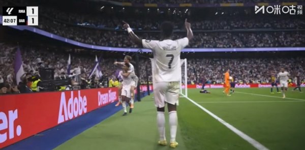 So exciting! Bellingham scored and completed the pass, Militao assisted! Real Madrid 2-1 Barcelona!
