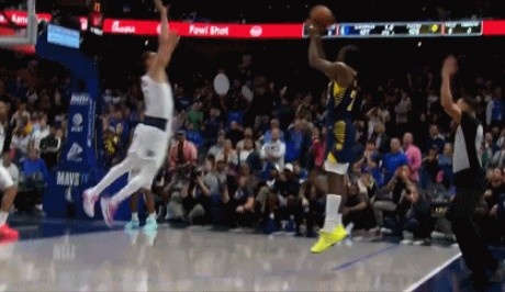 The opportunity given to you is useless! Dennis intentionally missed the second free throw, and Nesmith hit a three-pointer to win the game.