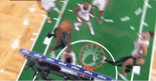 Offensive and defensive suppression! Smith Jr. blocks Jaylen Brown, Shen Jing counterattacks, assists Amen, dunks and scores an extra penalty