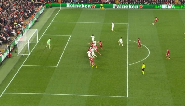 Real Madrid s defense is weak! Sobo assisted with a free kick, and McCabe scored with a header and VAR confirmed it was valid.