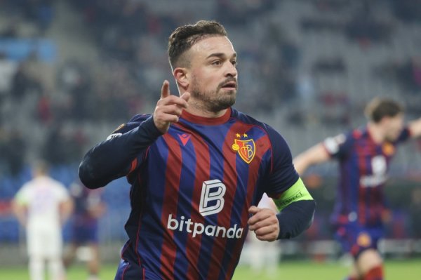 34-year-old little steel cannon! Shaqiri led the team to victory in the Europa League with 2 shots and 1 pass. He returned to Basel with 31 goals and 31 assists in 59 games.