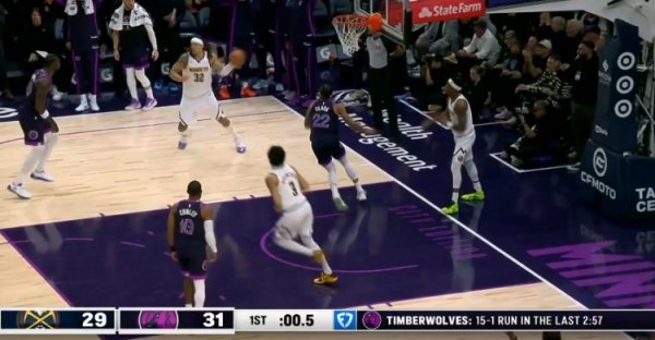 Fight back! Reed hits a three-pointer and the Timberwolves lead a 15-1 lead over the Nuggets