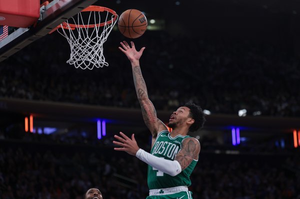 Majora: A. Simmons is gradually adapting to the substitute role. His recent performance has been great and we are looking forward to it.